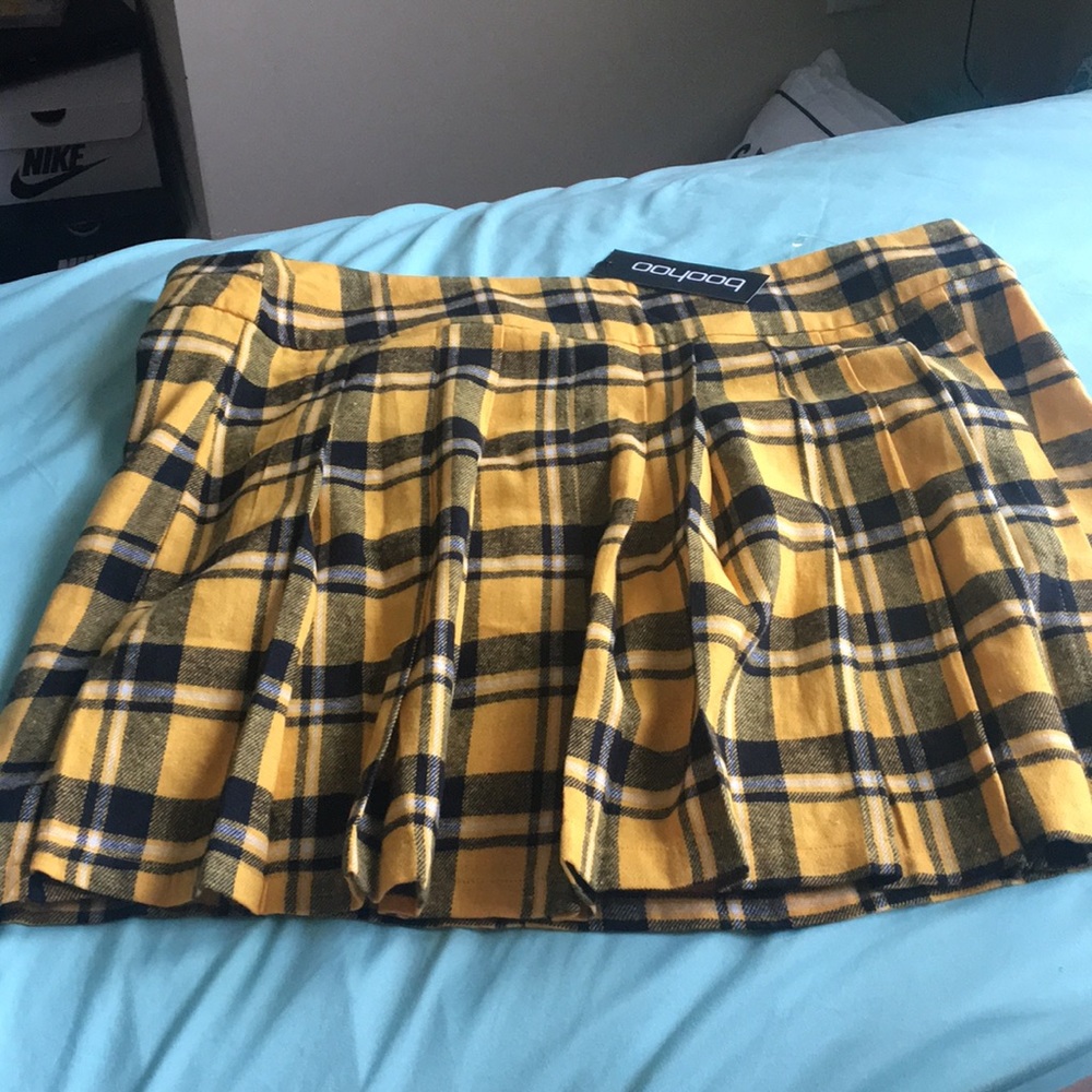 Boohoo plaid pleated skirt